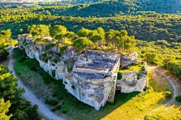 Location Gite En Provence Beaucaire  Esterno foto